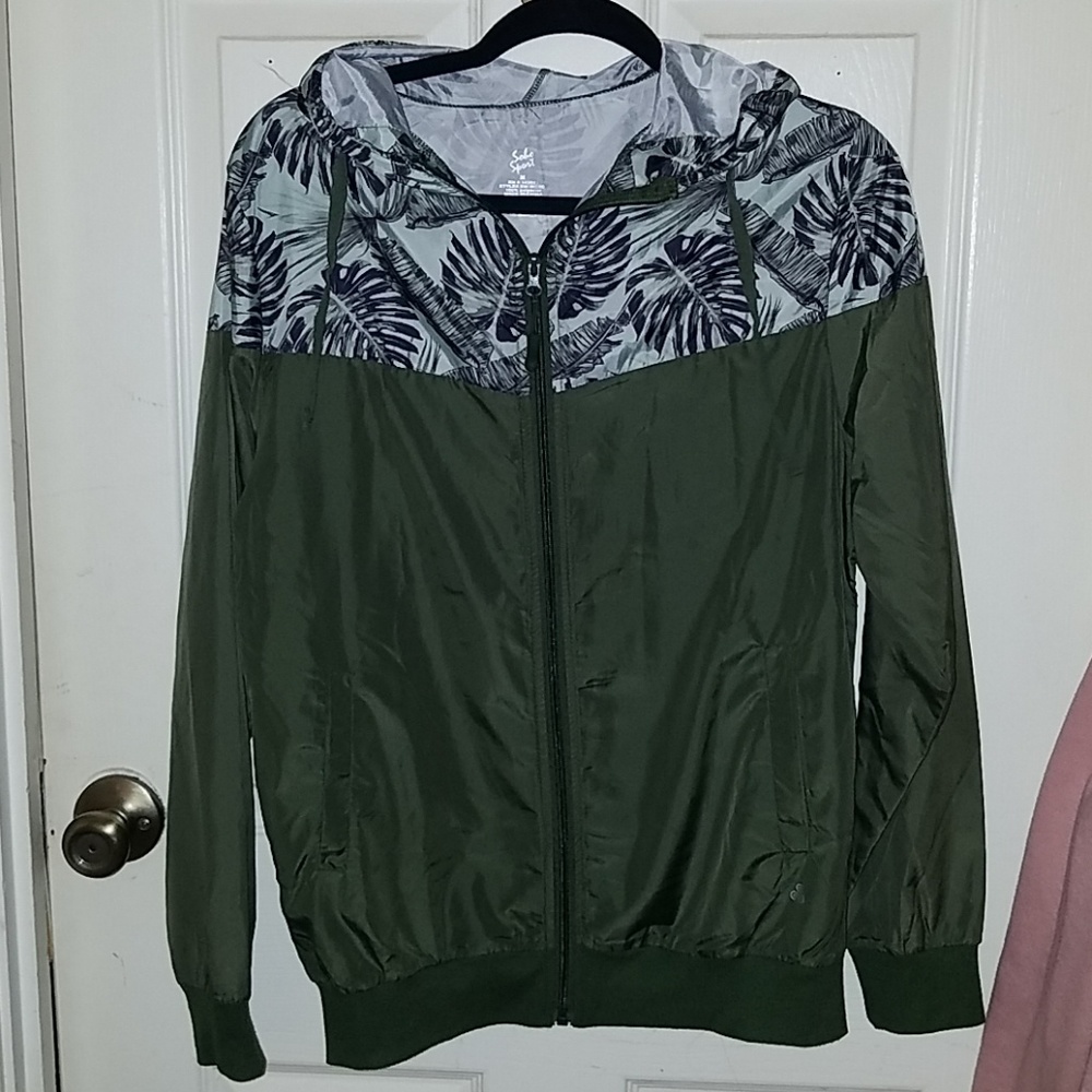 Lightweight wind breaker